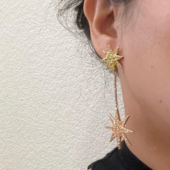 XIXI Gold-tone Double Star CZ Cubic Zirconia Drop Earrings 18.5g - Picture 3 of 15